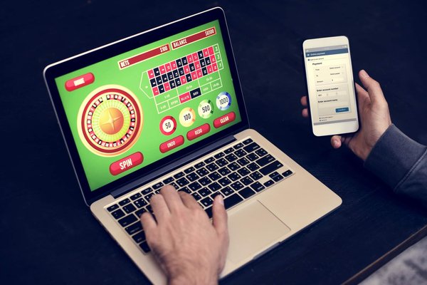 Pourquoi les casinos en ligne sont aussi populaire ?